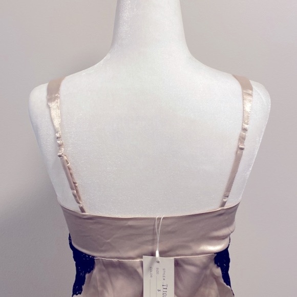 NWT Gomvi imoi bustier top - Picture 5 of 7